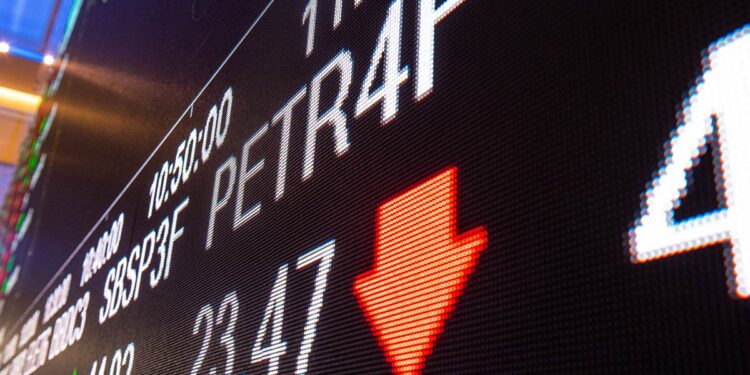 Ibovespa cai 2,64% e quase perde os 180 mil pontos, com piora da aversão ao risco