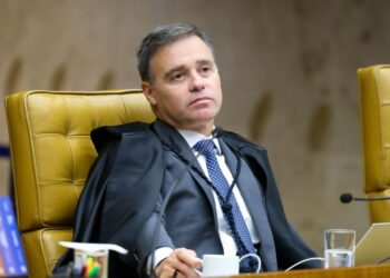 Após decisão de Mendonça, CPMI e PF negam vazamento no caso Vorcaro
