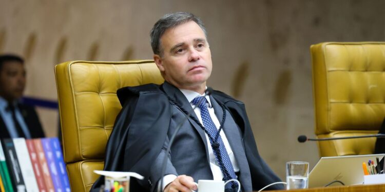 Após decisão de Mendonça, CPMI e PF negam vazamento no caso Vorcaro