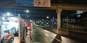 Motorista atropela pedestre e foge sem prestar socorro em Cotia