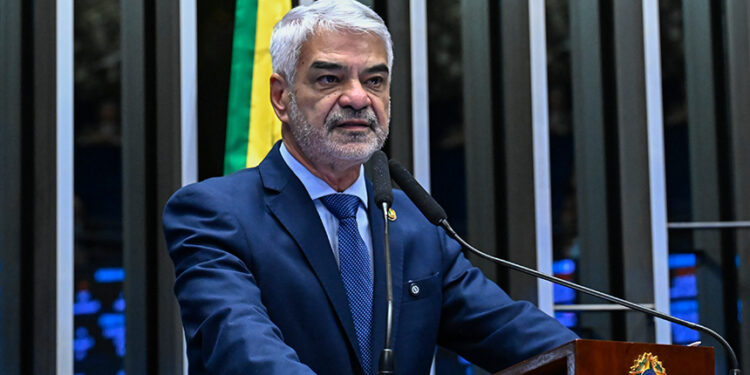 Humberto Costa alerta para aumento da violência contra mulheres no país