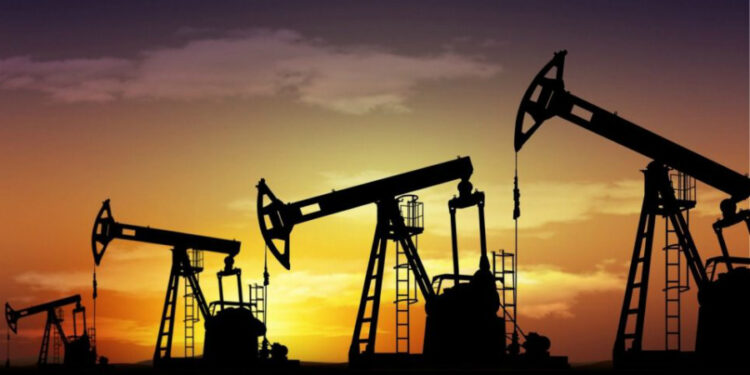 “As economias importadoras de combustíveis enfrentam uma vulnerabilidade externa crescente”, alerta economista