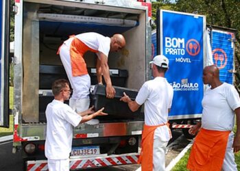 bom-prato-movel-chega-a-mais-um-bairro-da-periferia-de-cotia