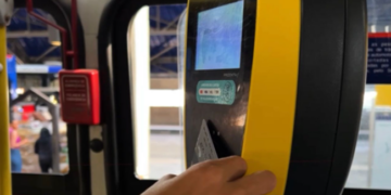 cartao-top-passara-a-aceitar-apenas-debito-por-aproximacao-nos-onibus