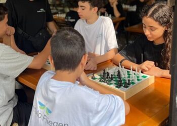 instituto-fliegen-promove-torneio-amador-de-xadrez-para-criancas-da-regiao