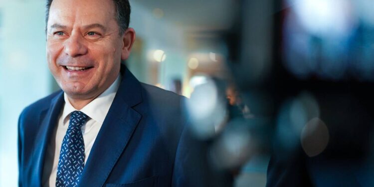 TC tira o tapete a Montenegro: os clientes e as contas bancárias da Spinumviva passam a constar na sua declaração pública de interesses