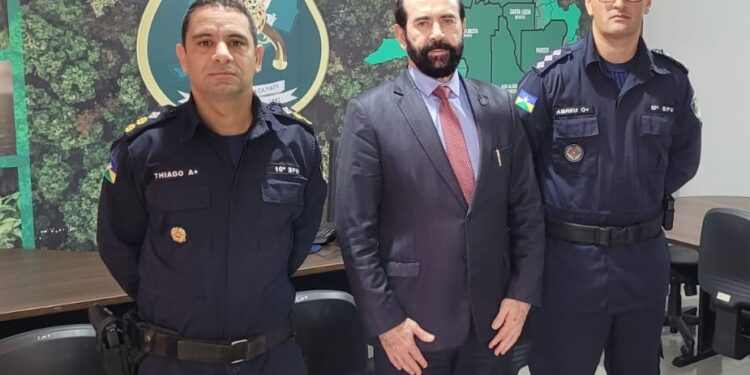 Desembargador do TJRO visita 10º BPM e reforça parceria com a Polícia Militar