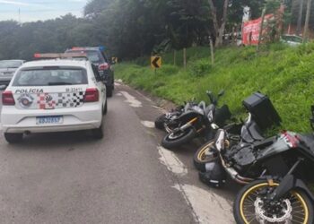 apos-perseguicao,-ladroes-de-moto-sao-presos-na-raposo-tavares,-em-cotia