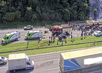 motorista-dorme-no-volante-e-causa-grave-acidente-em-itapevi