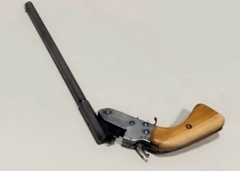 Abordagem policial em Nova União resulta na apreensão de arma artesanal