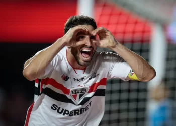 São Paulo acelera renovação de Calleri e planeja futuro com Lucas Moura