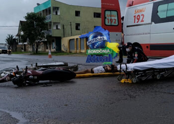 Batida forte na T-13: motociclista é socorrido para UPA em Ji-Paraná 