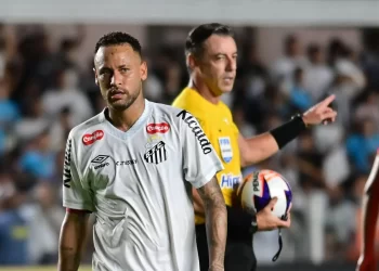 Jornal espanhol critica fase de Neymar após nova ausência no Santos e vê Copa mais distante