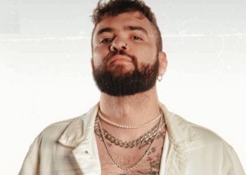 Quem é Tiago Santinelli, humorista envolvido em confusão com cristãos em BH