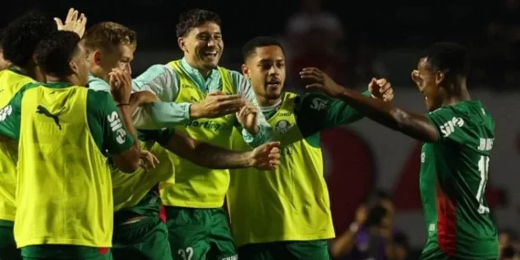 Palmeiras vence o São Paulo, no Morumbis, e é o novo líder do Brasileiro