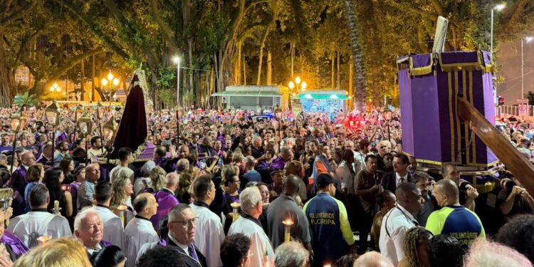 Procissão do Senhor dos Passos reúne 55 mil fiéis em Florianópolis