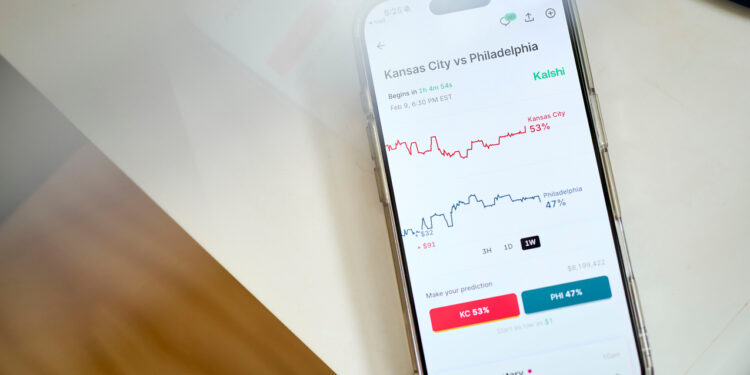 Polymarket e Kalshi apertam regras contra uso de insider trading em apostas