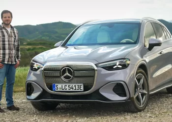 Melhor do que o BMW iX3? Conduzimos o novo Mercedes-Benz GLC