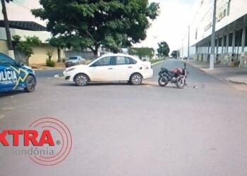 Colisão entre carro e moto deixa uma pessoa ferida em Vilhena