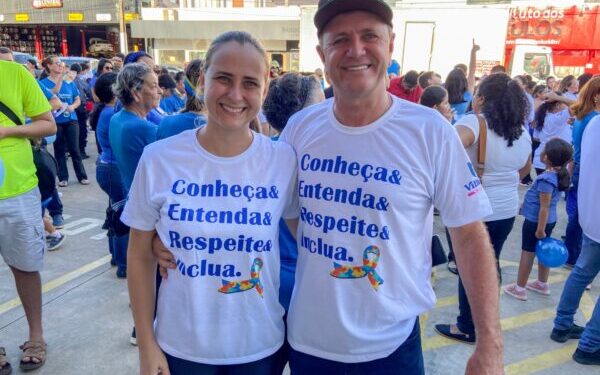 Vilhena se mobiliza pelo autismo e deputado Luizinho Goebel participa da caminhada com sua equipe