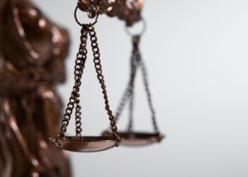 Gastos com sentenças judiciais vão diminuir R$ 27 bilhões em 2027