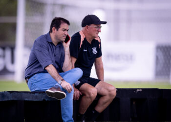 Executivo do Corinthians explica motivos para demissão de Dorival Júnior