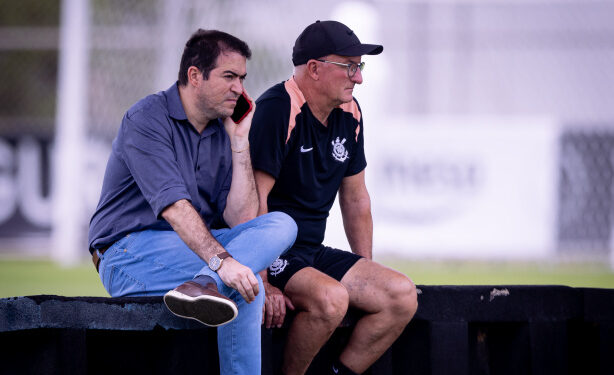 Executivo do Corinthians explica motivos para demissão de Dorival Júnior