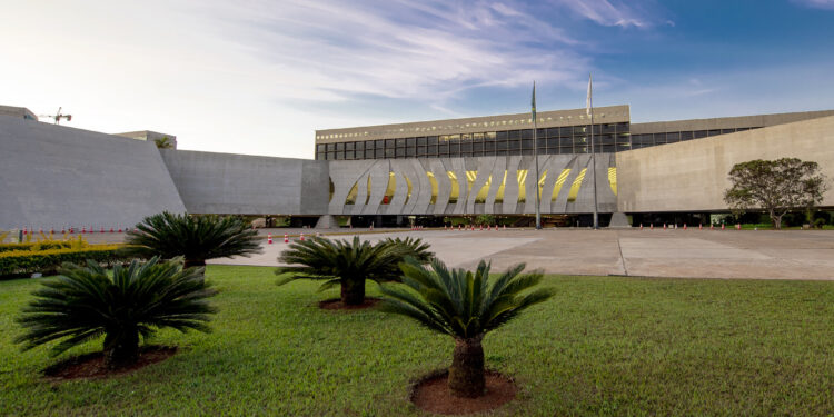 STJ retoma julgamento sobre limite de contribuições ao Sistema S e pode rediscutir modulação