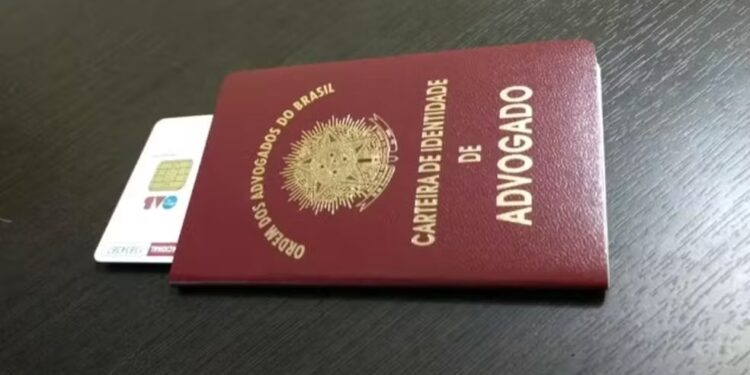 OAB exclui advogado acusado de estupro de vulnerável contra enteada em RO