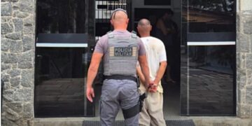 PM de Cotia prende criminoso foragido da Justiça