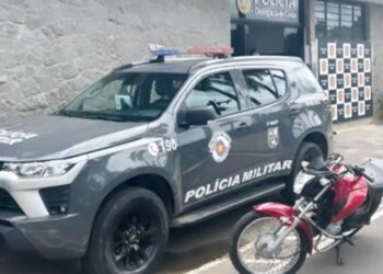 criminoso-e-preso-com-moto-roubada-no-jardim-lavapes,-em-cotia