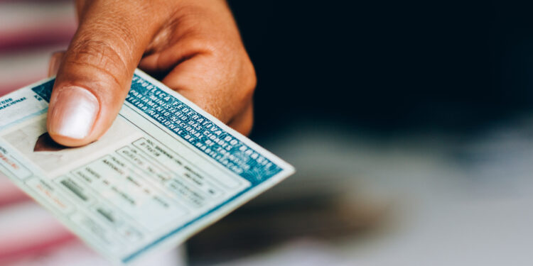 Suspensão de CNH é anulada em razão de prescrição processual