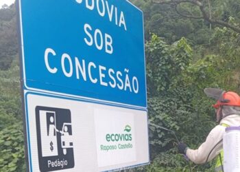 Raposo, Estrada da Roselândia e Castello recebem novas placas de sinalização
