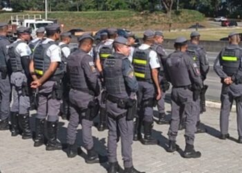 Polícia Rodoviária realiza blitz na Raposo Tavares para coibir más condutas