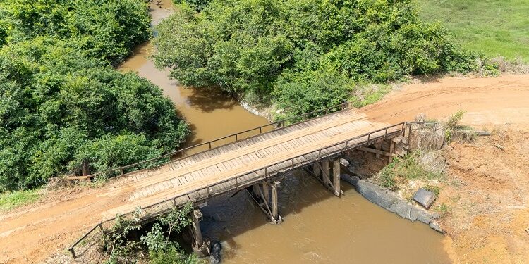 Prefeitura de Jaru inicia construção de ponte de concreto e aço sobre o rio Passaqual, na Linha 608