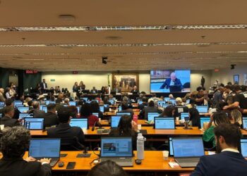 Escala 6×1: entenda próximos passos após votação em comissão da Câmara ser adiada