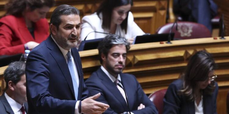 Conselho da RTP. Livre acusa Hugo Soares de pressão abusiva