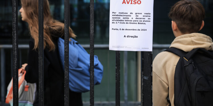 Greve da Função Pública provoca perturbações em vários setores esta sexta-feira