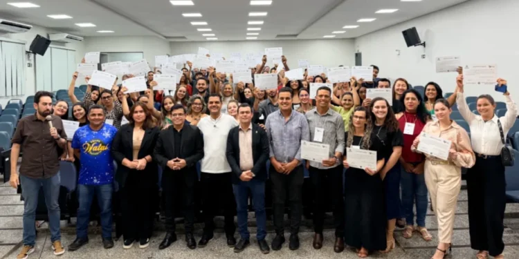 Escola do Legislativo forma mais uma turma do Curso Avançado de Oratória em Cacoal