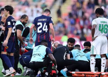 Agressões e jogador em estado crítico após violento pontapé na cabeça: a noite caótica na Liga dos Campeões asiática