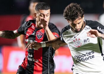Brasileirão tem virada, goleada e Cruzeiro empurrando o Corinthians ao Z4