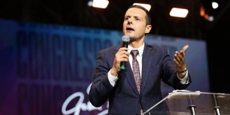 Do PCC à igreja: Pastor vive milagre após visão em cela e se torna pregador