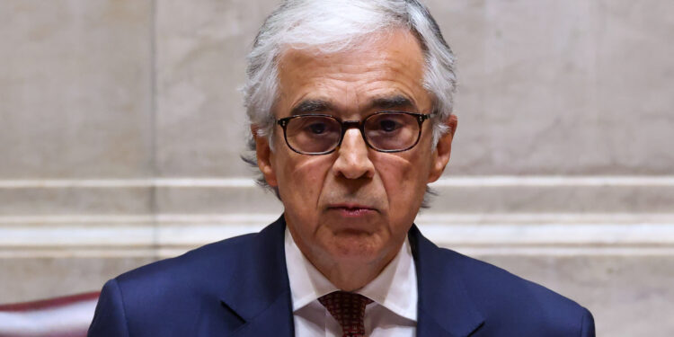 Aguiar-Branco alerta para “discurso fácil contra a política” e defende mais responsabilidade dos políticos