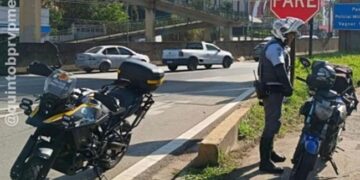 Bandido é preso com moto roubada na Granja Viana