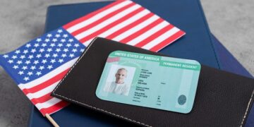 trump-manda-revisar-green-cards-concedidos-por-biden-e-alerta-imigrantes-legais